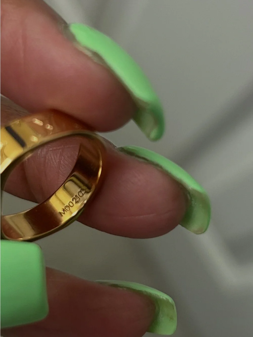 LV Two Tone semi square ring!!🥳🥳❌❌